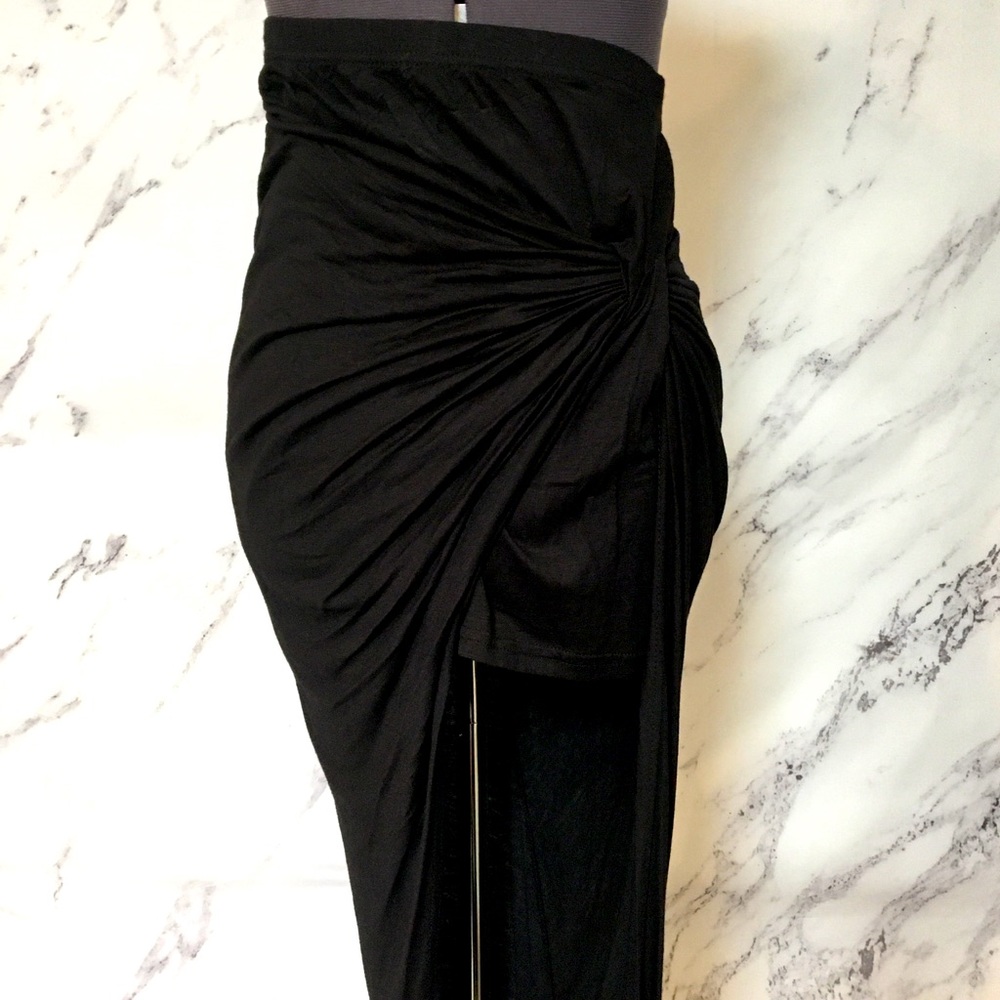 NWOT Rue 21 high waisted black skirt size M